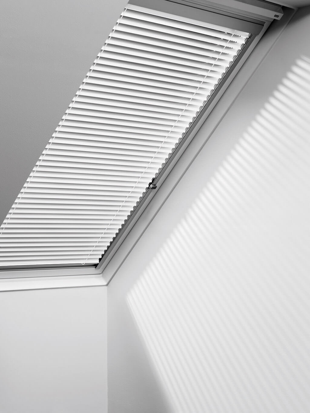 JalouCity Sichtschutzlösungen für Velux Dachfenster