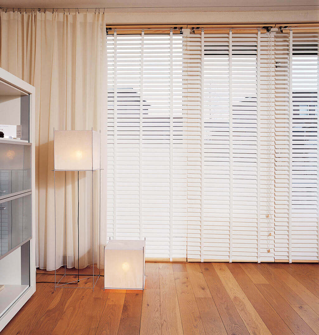 Jaloucity: moderne fensterlösungen für wohnzimmer
