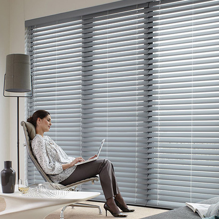 Elektrische Holzjalousien im Kinderzimmer