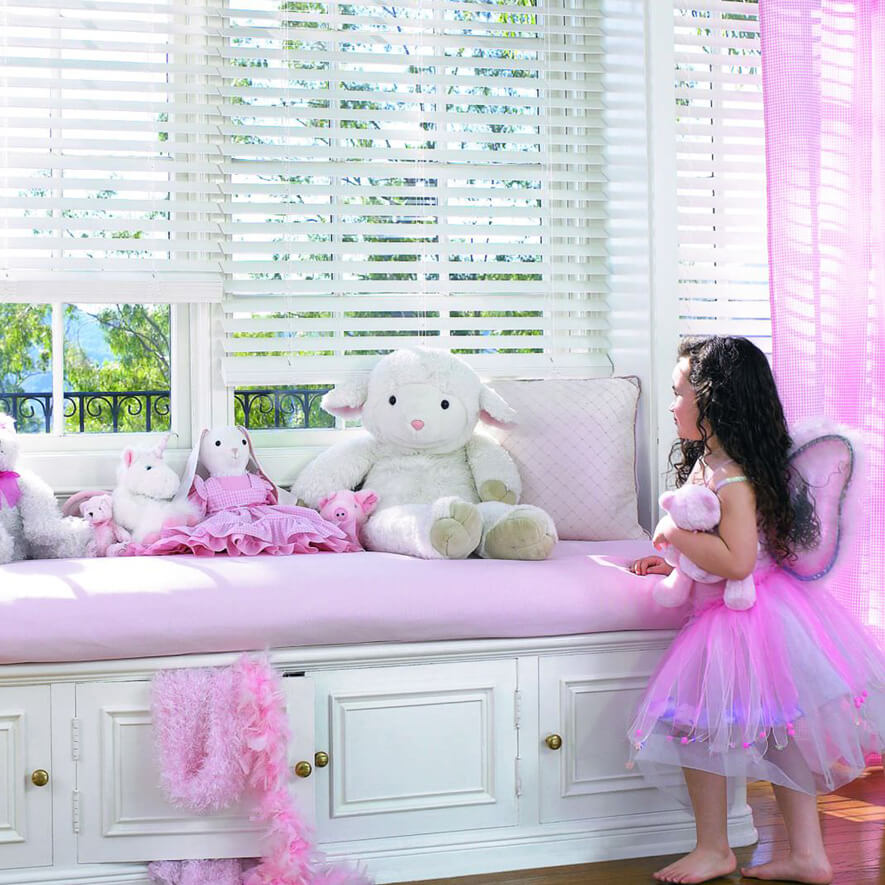 Elektrische Holzjalousien im Kinderzimmer