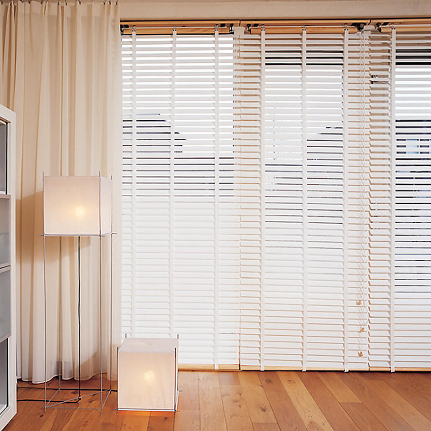 Holzjalousien Retro mit Leiterband – Vintage-Look fürs Fenster