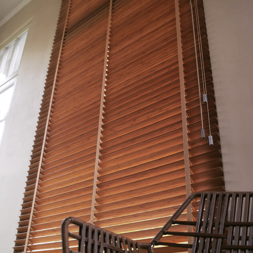 Holzjalousie mit Schnurzug-Schnurwende im Detail