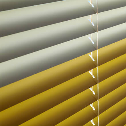 Gelbe Lamellen mit Farbwechsel im Detail