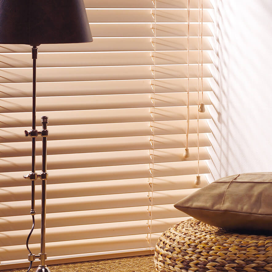 Jalousien mit Schnurzug / Schnurwende Detailansicht Bedienung