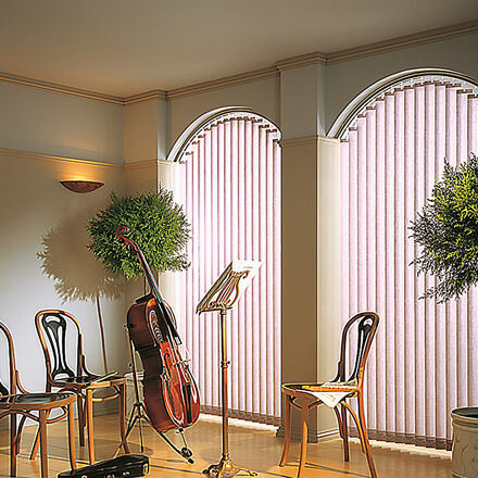 Lamellenvorhänge für Rundbogenfenster