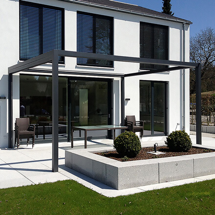 Freistehende Markise: Q.bus, eingefahren