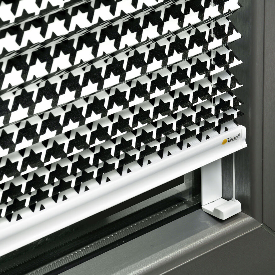 Plissees mit Seitenführungsschiene zum sicherer Halt!