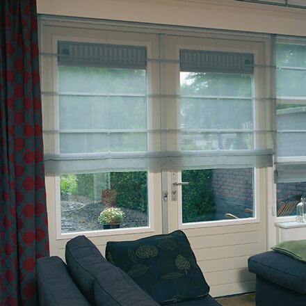 Transparentes Raffrollo in zartem Grau-blau Raffrollo transparent grau-blau