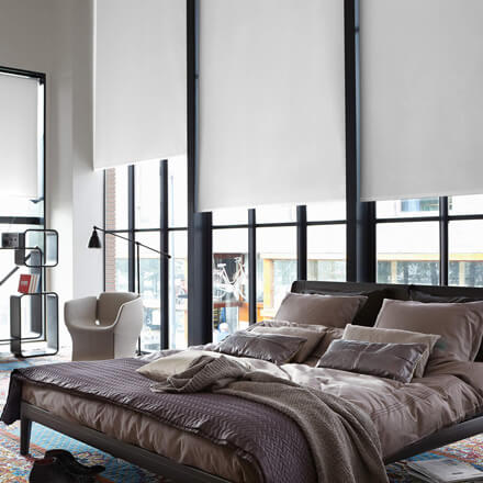 Weisse Verdunkelungsrollos im Schlafzimmer Weisse Verdunkelungsrollos im Schlafzimmer