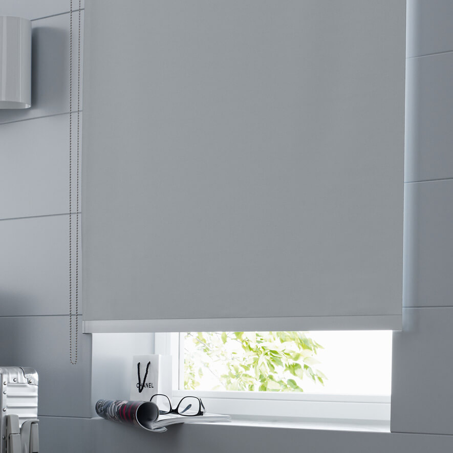 Weisse Verdunkelungsrollos im Flur Weisse Verdunkelungsrollos im Flur