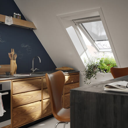 VELUX® Hitzeschutzmarkise in der Küche VELUX® Hitzeschutzmarkise in der Küche