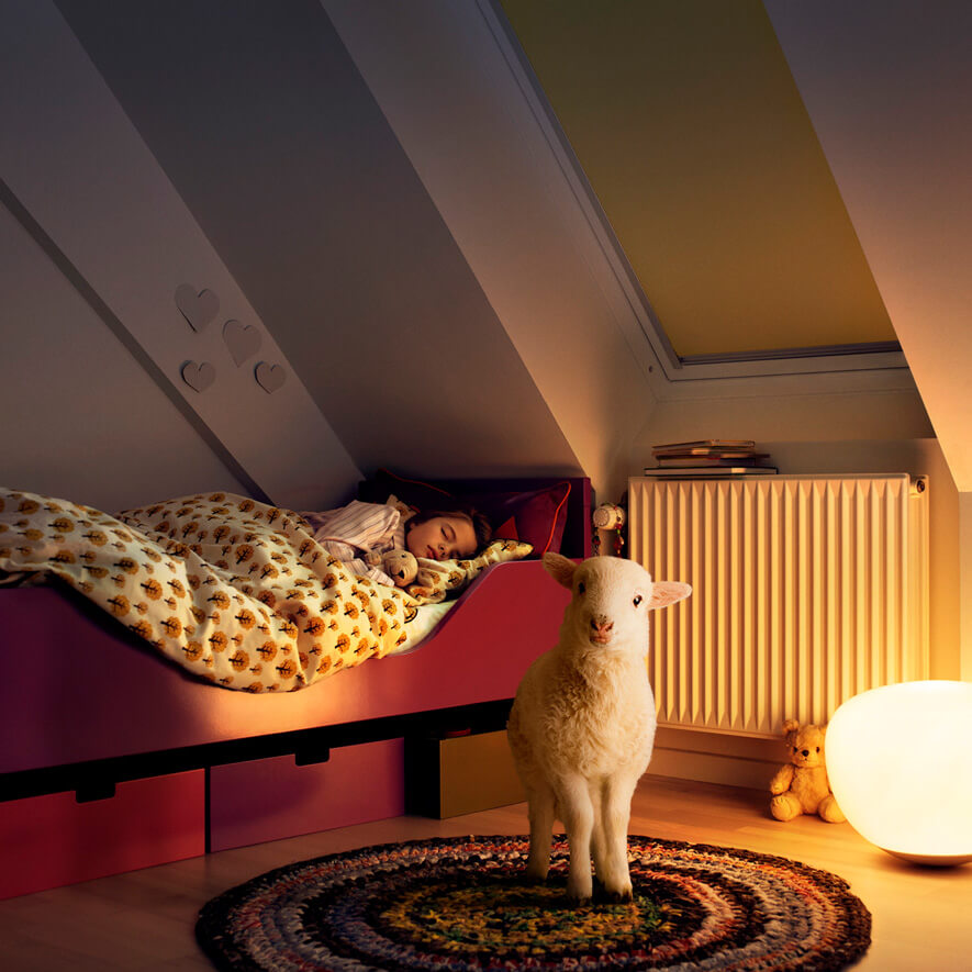 Praktisch und schön zugleich - die farbenfrohen VELUX® Verdunkelungsrollos für Kinderzimmer VELUX® Verdunkelungsrollos für Kinderzimmer