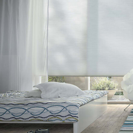 Blickdichte Wabenplissees im Schlafzimmer