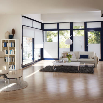 Wabenplissee im Wohnzimmer: Stoffe zur Dekoration