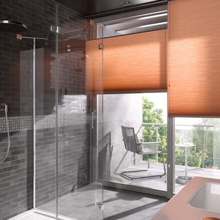 Terracotta Wabenplissees - Sonnenschutz im Badezimmer