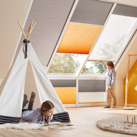 Tag und Nacht Wabenplissees im Kinderzimmer