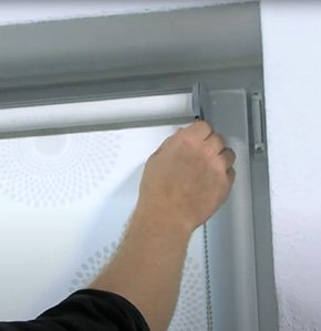 Hochenergetisches Folienrollo von innen am Fenster ab 29 € n. Maß