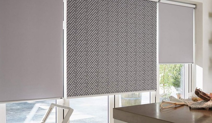 Luxaflex Rollos am Fenster